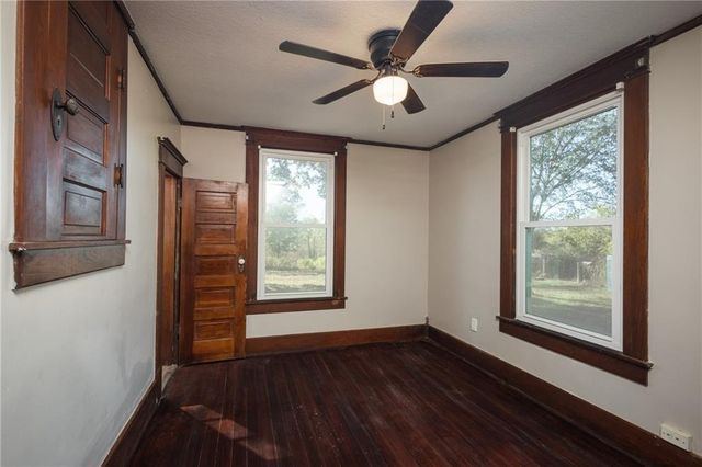 7798 3rd Street, Higginsville, MO 64037