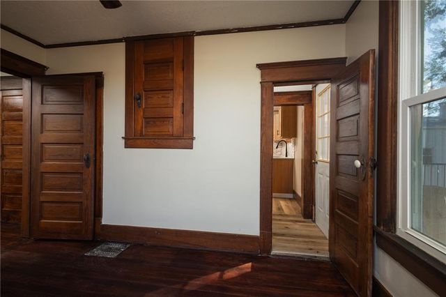 7798 3rd Street, Higginsville, MO 64037