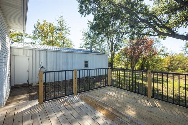 7798 3rd Street, Higginsville, MO 64037