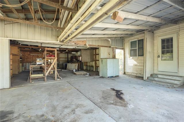 7798 3rd Street, Higginsville, MO 64037