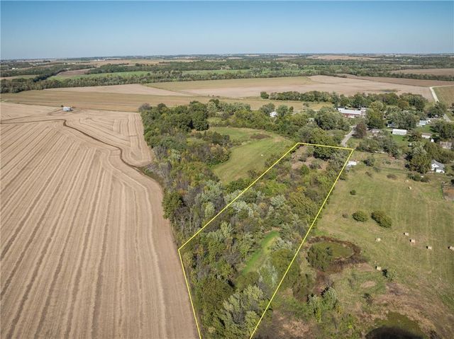 7798 3rd Street, Higginsville, MO 64037