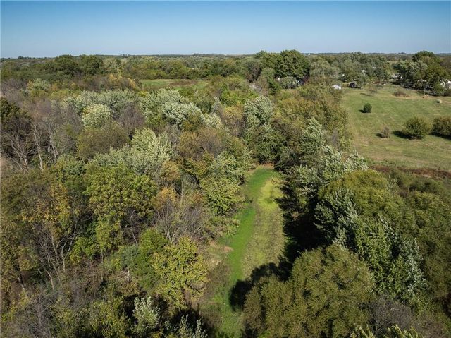 7798 3rd Street, Higginsville, MO 64037