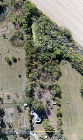 7798 3rd Street, Higginsville, MO 64037