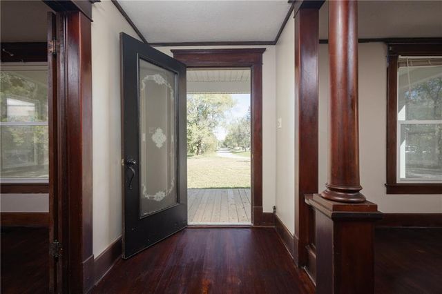 7798 3rd Street, Higginsville, MO 64037