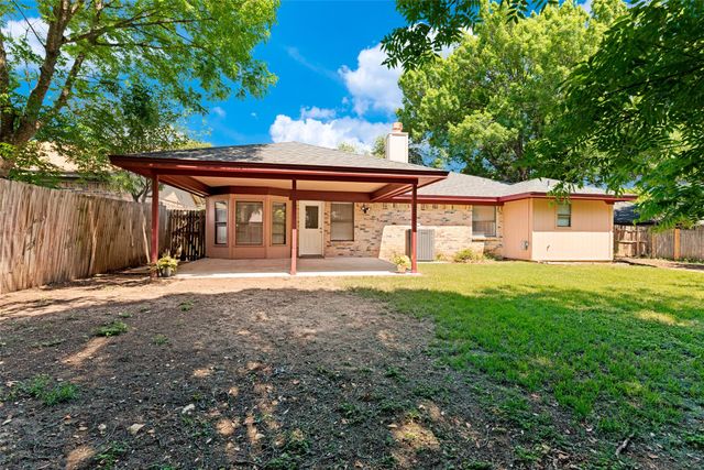 1065 Green Ridge Terrace, Saginaw, TX 76179