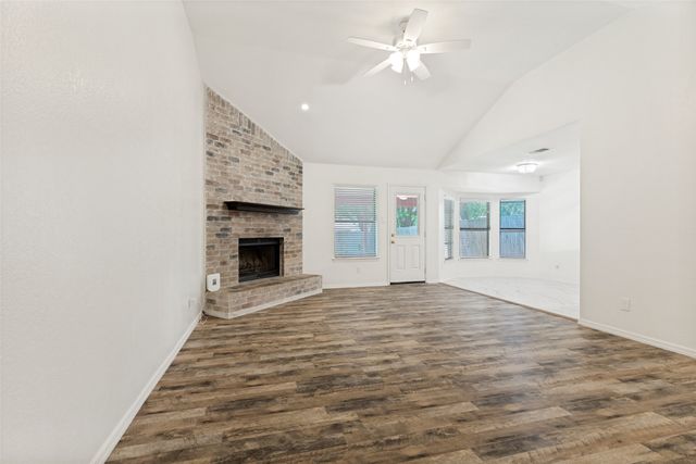 1065 Green Ridge Terrace, Saginaw, TX 76179