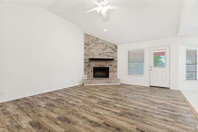 1065 Green Ridge Terrace, Saginaw, TX 76179