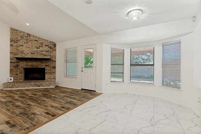 1065 Green Ridge Terrace, Saginaw, TX 76179