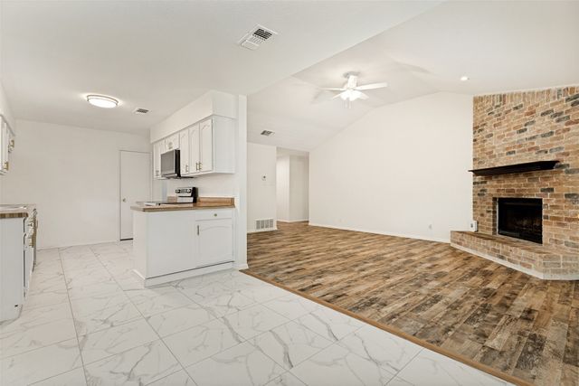 1065 Green Ridge Terrace, Saginaw, TX 76179