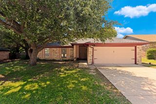 1065 Green Ridge Terrace, Saginaw, TX 76179