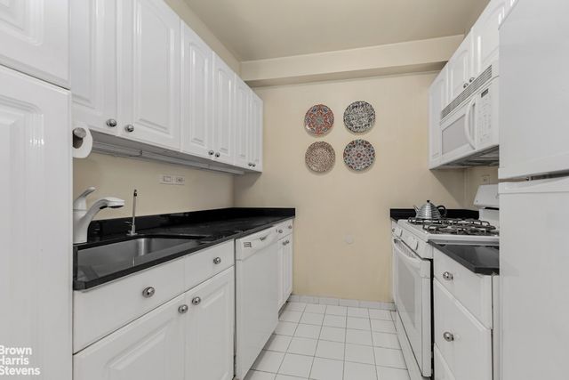 123 E 75th St Apt 4H, New York City, NY 10021