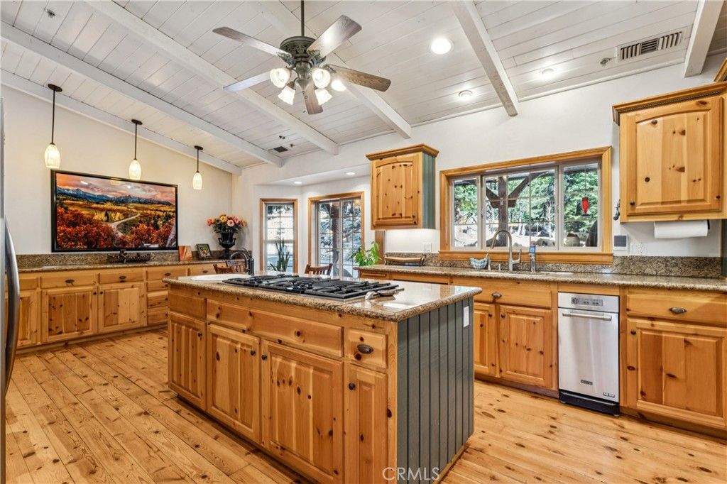 Image 10 of property listing at 268 Cedarbrook, Twin Peaks, CA 92391