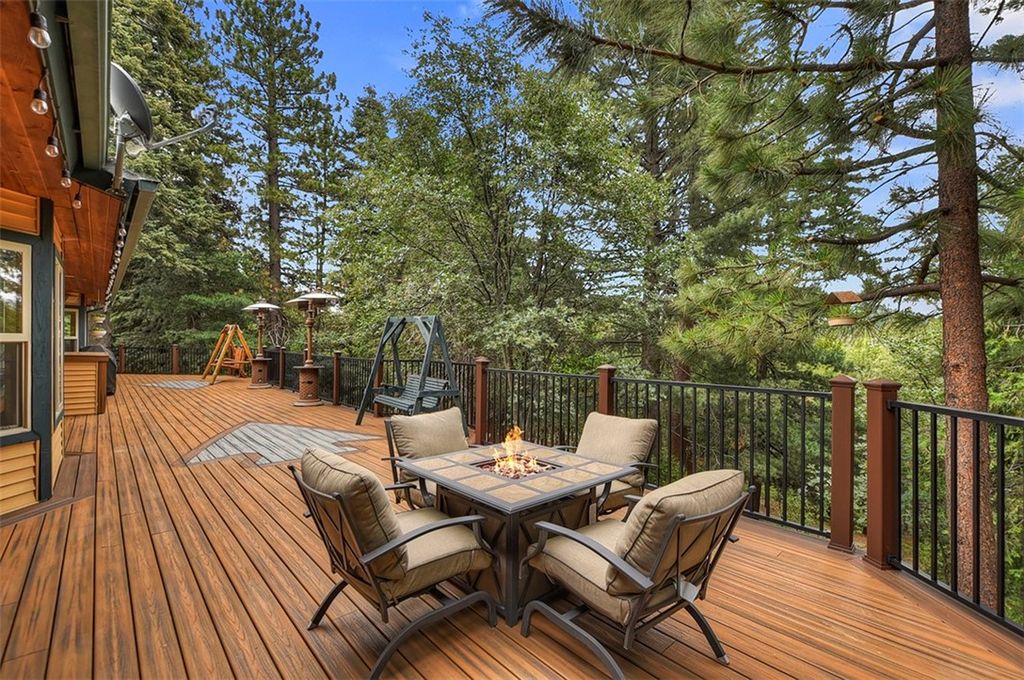 Image 4 of property listing at 268 Cedarbrook, Twin Peaks, CA 92391