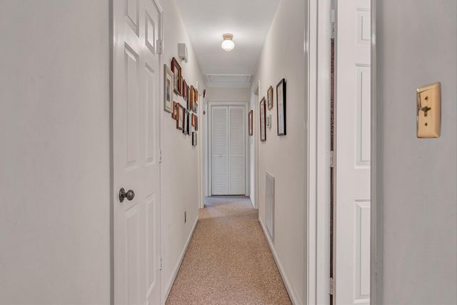 6437 Ridgeview DR, Roanoke, VA 24019