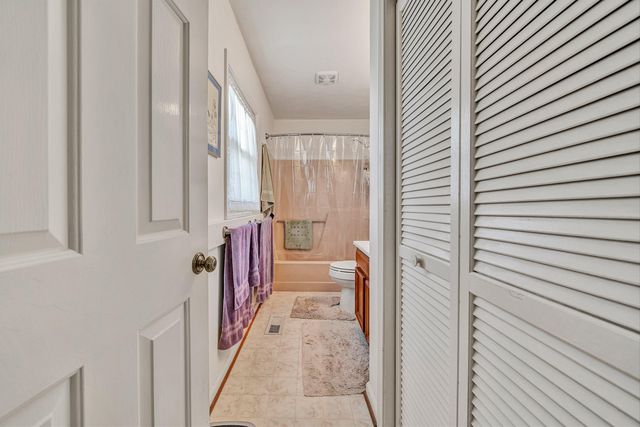 6437 Ridgeview DR, Roanoke, VA 24019