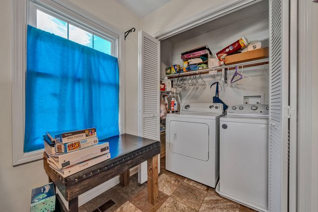 6437 Ridgeview DR, Roanoke, VA 24019