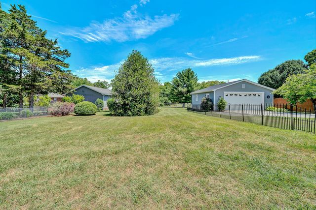 6437 Ridgeview DR, Roanoke, VA 24019