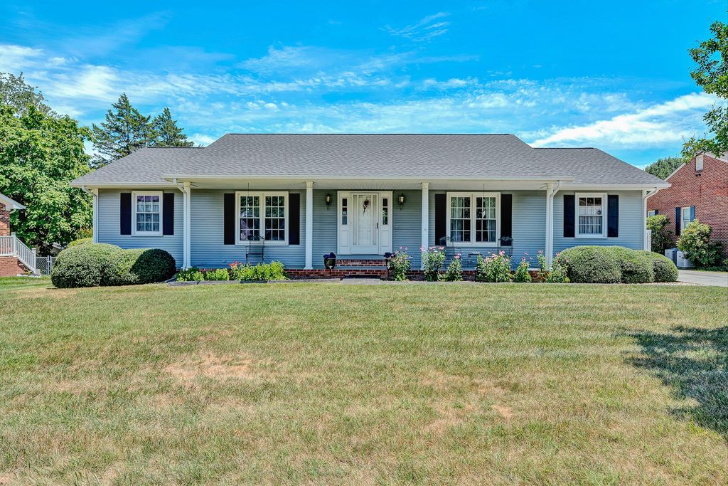 6437 Ridgeview DR, Roanoke, VA 24019