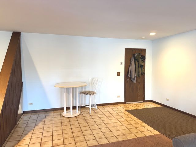 316 Maplewood Lane, Crystal Lake, IL 60014