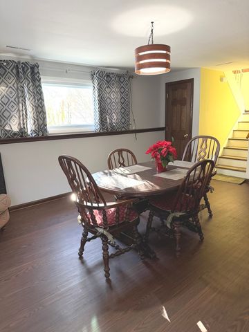 316 Maplewood Lane, Crystal Lake, IL 60014