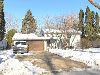 316 Maplewood Lane, Crystal Lake, IL 60014