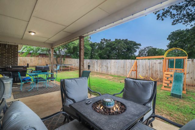 605 Madeline Court, Azle, TX 76020