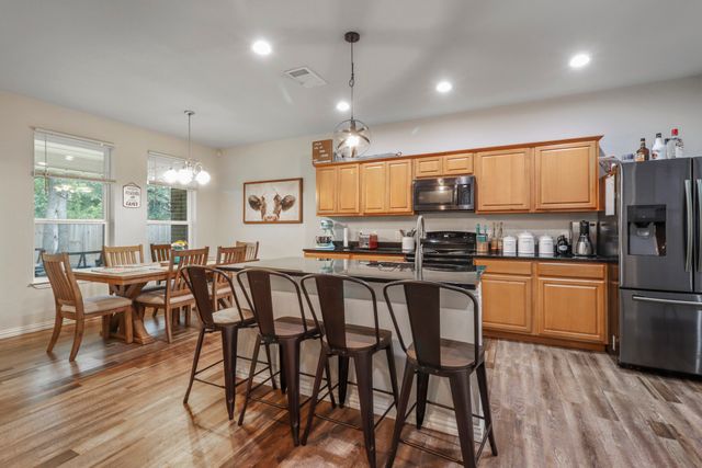 605 Madeline Court, Azle, TX 76020