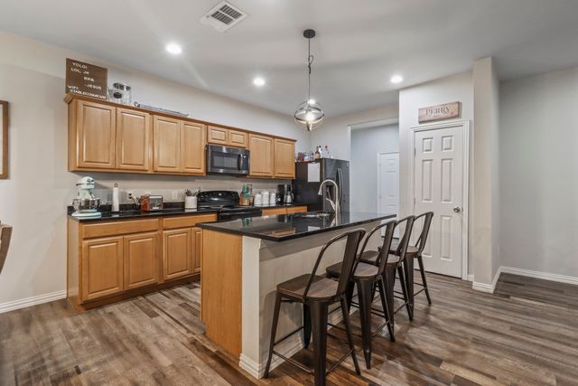 605 Madeline Court, Azle, TX 76020