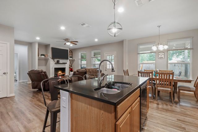 605 Madeline Court, Azle, TX 76020