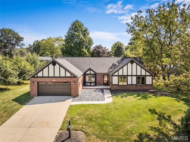 204 Wild Cherry Lane, Swansea, IL 62226