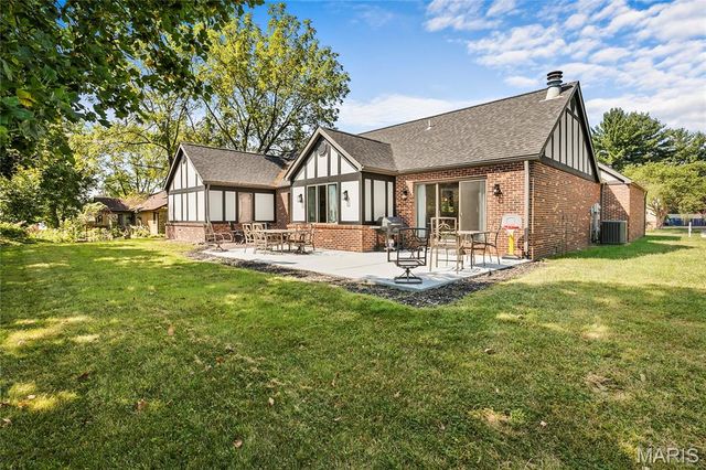 204 Wild Cherry Lane, Swansea, IL 62226