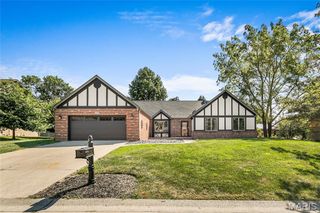 204 Wild Cherry Lane, Swansea, IL 62226