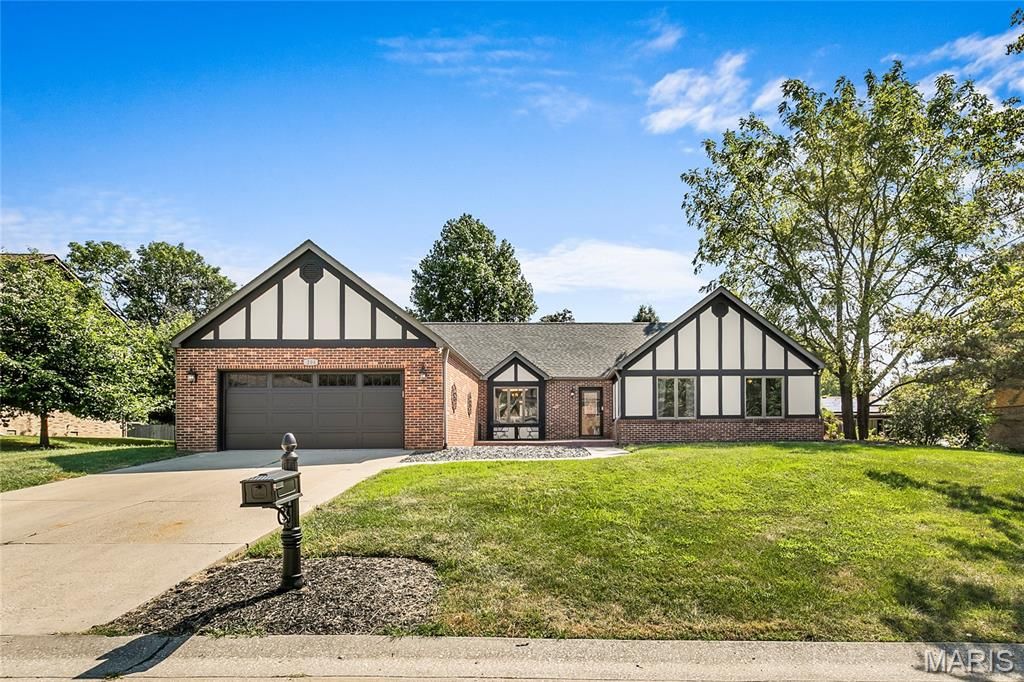 204 Wild Cherry Lane, Swansea, IL 62226