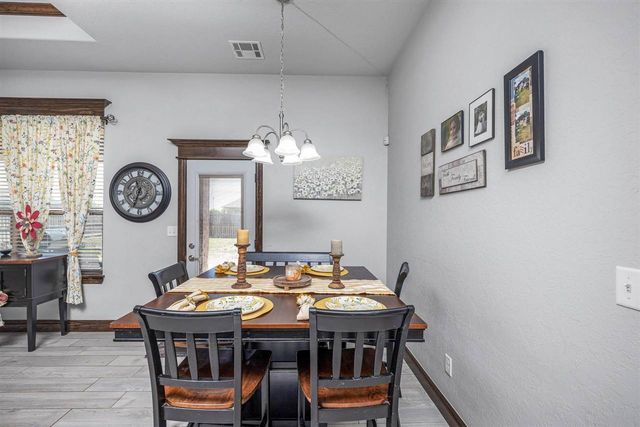 13122 NE Shadow Ridge Dr, Elgin, OK 73538
