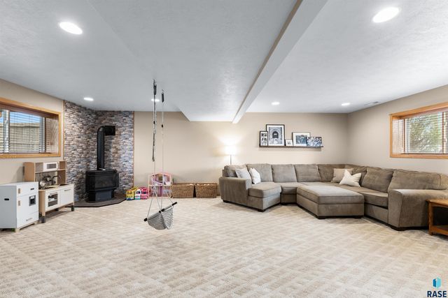 5527 S Wexford Ct Court, Sioux Falls, SD 57106