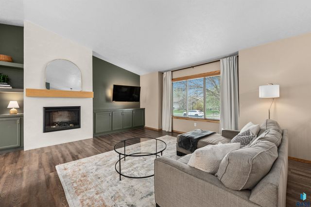 5527 S Wexford Ct Court, Sioux Falls, SD 57106