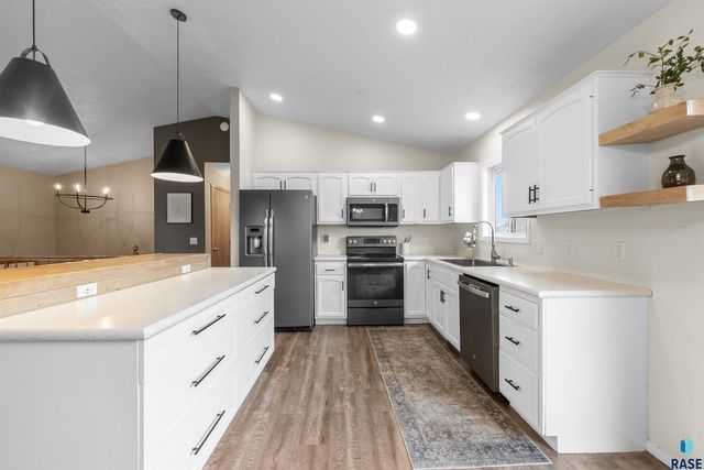 5527 S Wexford Ct Court, Sioux Falls, SD 57106