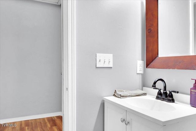 1011 Stonegate Road, Kingsport, TN 37660