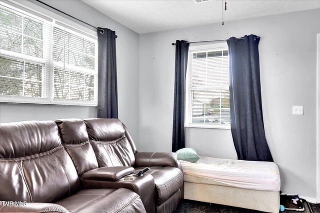 1011 Stonegate Road, Kingsport, TN 37660