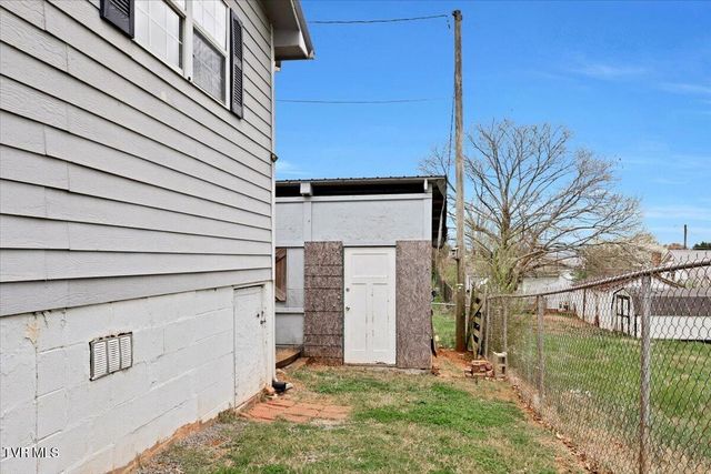 1011 Stonegate Road, Kingsport, TN 37660