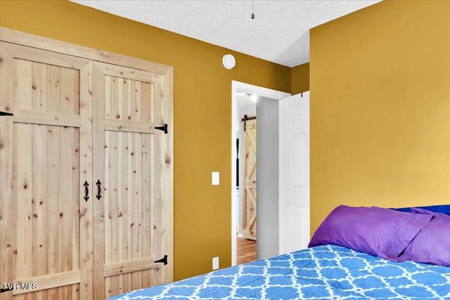 1011 Stonegate Road, Kingsport, TN 37660