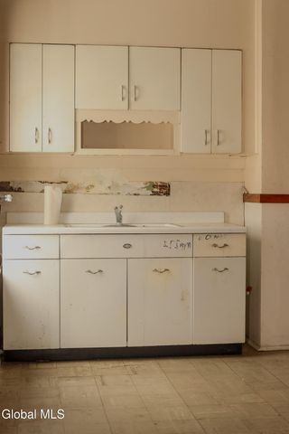 5 Moore Street, Albany, NY 12202