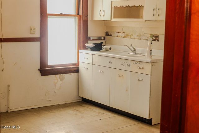 5 Moore Street, Albany, NY 12202