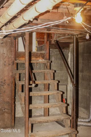 5 Moore Street, Albany, NY 12202