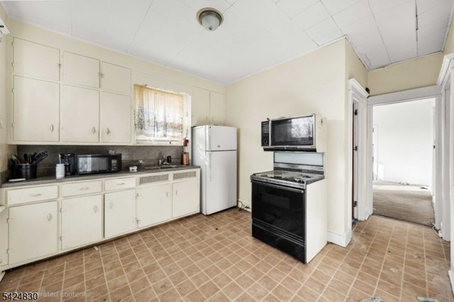 139 Fairview Ave, Prospect Park Boro, NJ 07508