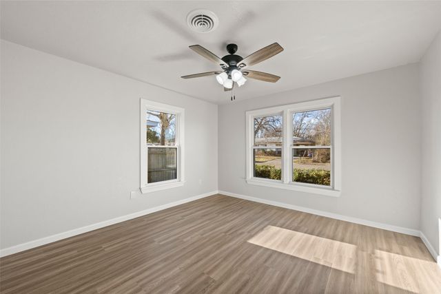 2400 S 26th Street, Waco, TX 76706