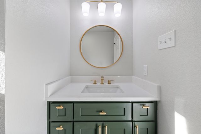 2400 S 26th Street, Waco, TX 76706