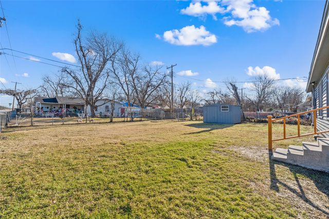 2400 S 26th Street, Waco, TX 76706