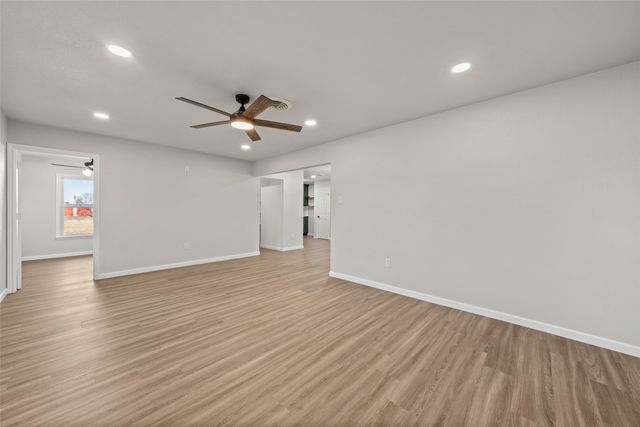 2400 S 26th Street, Waco, TX 76706