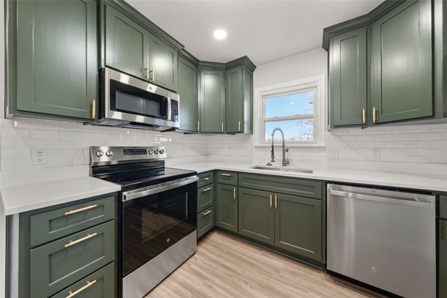 2400 S 26th Street, Waco, TX 76706